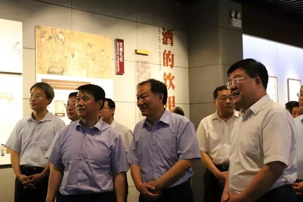 泰安市委書記到金彩山調(diào)研