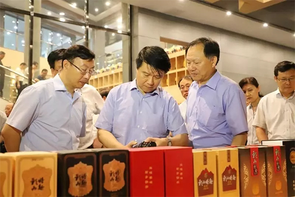 泰安市委書記到金彩山調(diào)研