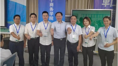 公司董事長帶隊赴深圳參加全網營銷培訓