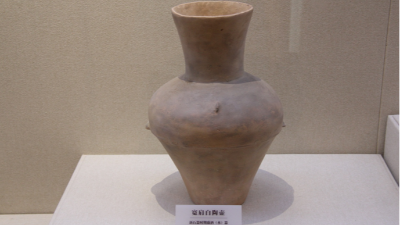 魯酒瑰寶-寬肩白陶壺