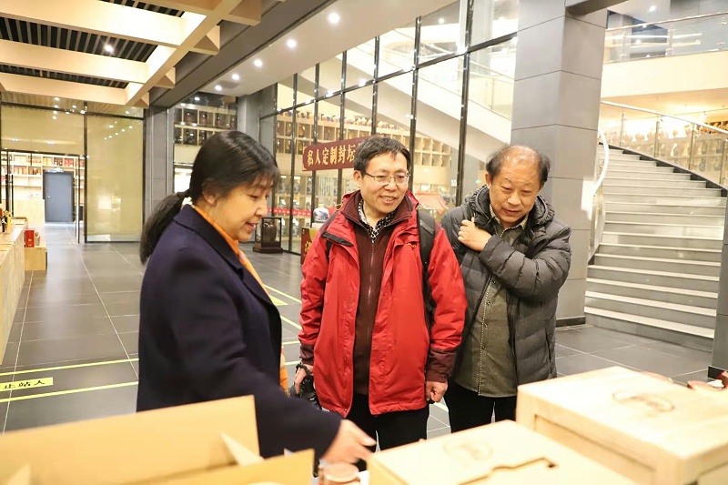 c210707f2d58646fec11a001455dd12